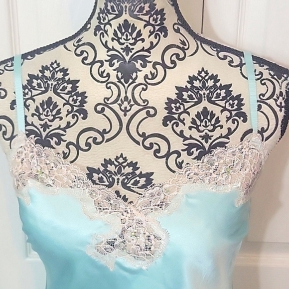 Victoria’s Secret Satin And Lace Sleepwear Chemise - Picture 5 of 6